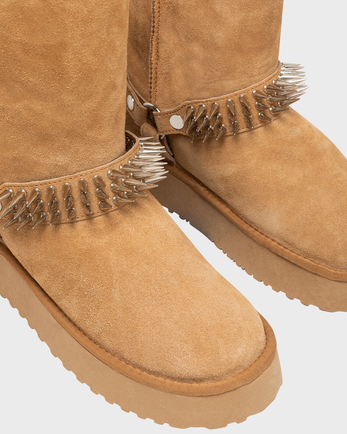GODSTAR SHEARLING BOOT (CAMEL)